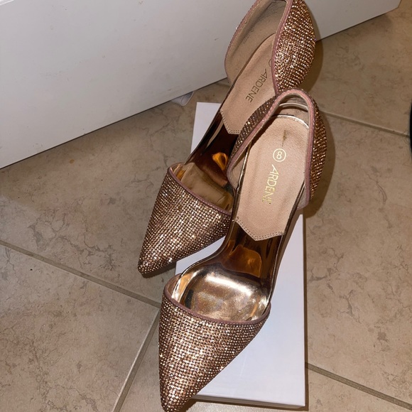 Peach/Rose gold Colour with silver grindstone - Picture 4 of 5